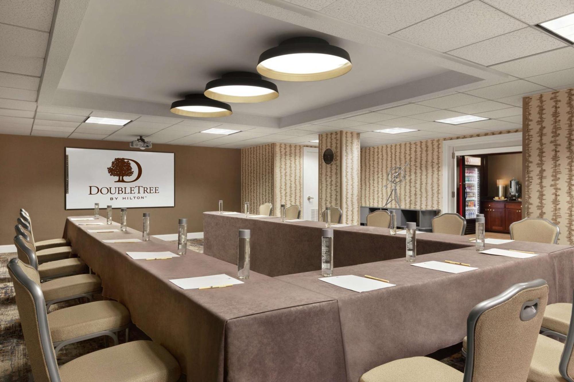Doubletree By Hilton Mclean Tysons Hotel
